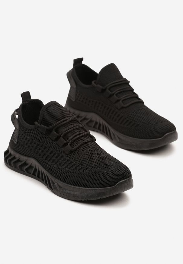 Renee - Czarne Siateczkowe Buty Sportowe Sneakersy na Podeszwie z Tłoczeniami Finloti. Okazja: na co dzień. Kolor: czarny. Materiał: jeans. Wzór: aplikacja