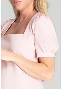 Figl - Trapezowa sukienka midi z kwadratowym dekoltem pastelowa różowa. Typ kołnierza: dekolt kwadratowy. Kolor: różowy. Materiał: materiał. Typ sukienki: trapezowe. Długość: midi #4