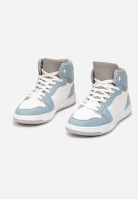 Born2be - Biało-Niebieskie Sneakersy Larainy. Wysokość cholewki: za kostkę. Nosek buta: okrągły. Kolor: biały. Szerokość cholewki: normalna. Wzór: aplikacja. Sezon: lato