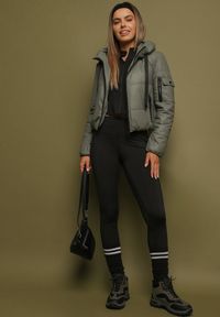 Born2be - Zielona Pikowana Kurtka z Kapturem o Klasycznym Kroju Tulasia. Okazja: na co dzień. Typ kołnierza: kaptur. Kolor: zielony. Materiał: jeans. Styl: klasyczny #8