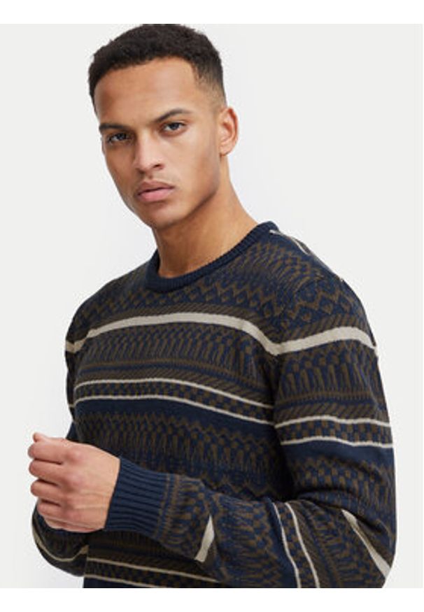 Blend Sweter 20717485 Granatowy Regular Fit. Kolor: niebieski. Materiał: syntetyk