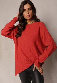 Renee - Czerwony Luźny Sweter z Długim Rękawem Roselin. Kolor: czerwony. Materiał: dzianina, wiskoza, bawełna. Długość rękawa: długi rękaw. Długość: długie. Styl: elegancki #2