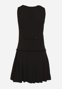 Born2be - Czarna Sukienka Góra w Stylu Kamizelki i Rozkloszowany Dół Eviraia. Okazja: na co dzień. Typ kołnierza: dekolt w kształcie V. Kolor: czarny. Typ sukienki: rozkloszowane. Styl: casual, klasyczny #3