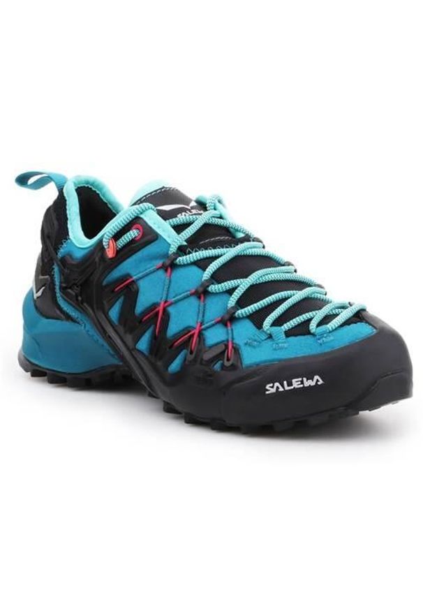 Buty trekkingowe damskie Salewa WS Wildfire Edge. Zapięcie: sznurówki. Kolor: szary, brązowy, niebieski, wielokolorowy. Materiał: materiał, syntetyk. Szerokość cholewki: normalna. Styl: sportowy