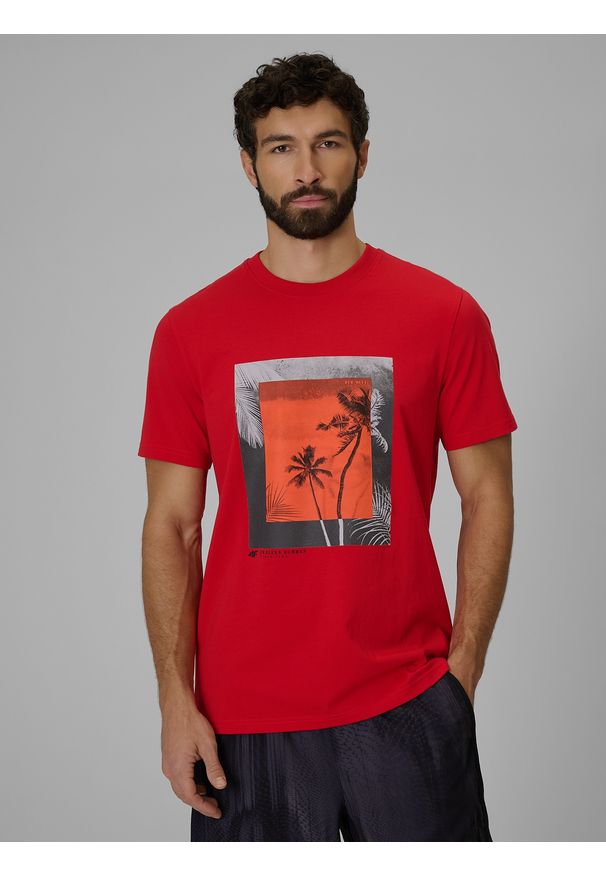 4f - 4F T-shirt regular z nadrukiem męski - czerwony S. Okazja: na co dzień. Kolor: czerwony. Materiał: materiał, bawełna, dzianina. Wzór: nadruk. Styl: casual
