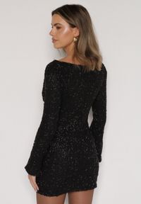 Born2be - Czarna Fakturowana Sukienka o Dopasowanym Kroju z Dekoltem Woda Silwedina. Typ kołnierza: dekolt woda. Kolor: czarny. Typ sukienki: oversize #2