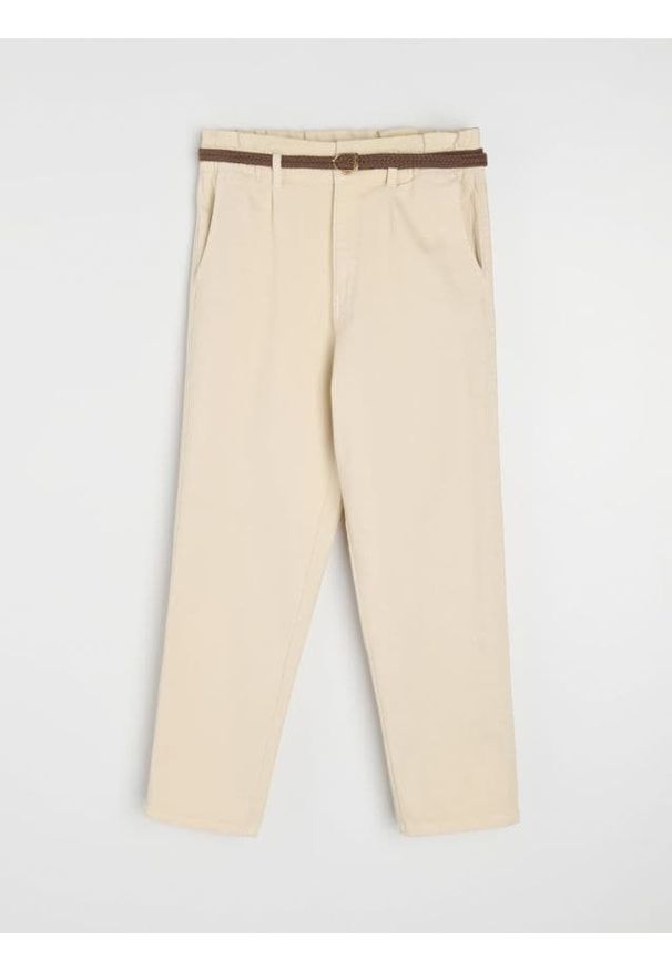 Sinsay - Jeansy mom paperbag z wysokim stanem - kremowy. Stan: podwyższony. Kolor: kremowy