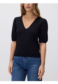 Reserved - Bluzka z bufkami - czarny. Kolor: czarny. Materiał: dzianina, wiskoza. Wzór: gładki #1