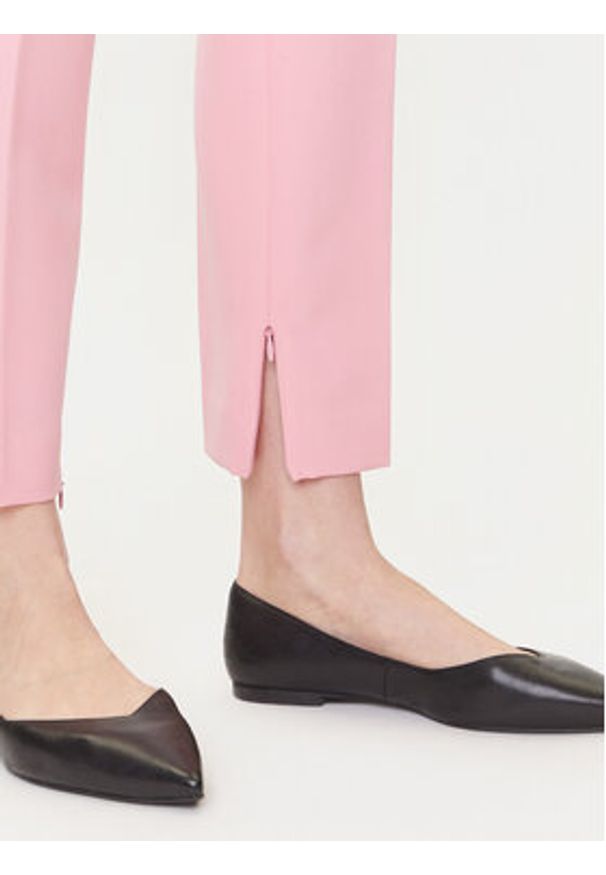 Hugo - HUGO Spodnie materiałowe Hedima-1 50544742 Różowy Slim Fit. Kolor: różowy. Materiał: syntetyk