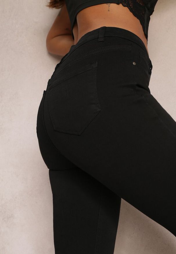 Renee - Czarne Jeansy o Fasonie Skinny Trikese. Okazja: na co dzień. Stan: podwyższony. Kolor: czarny. Styl: casual, elegancki
