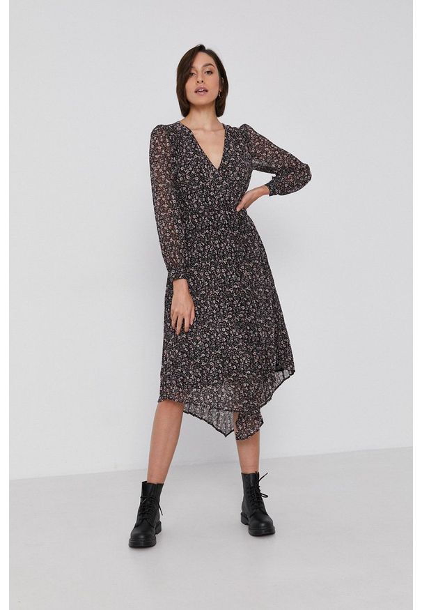 Pepe Jeans - Sukienka Hilary. Materiał: tkanina. Długość rękawa: długi rękaw. Typ sukienki: asymetryczne, plisowane, rozkloszowane