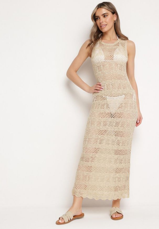 Born2be - Beżowa Dopasowana Sukienka z Ażurowego Materiału Wykończona Metaliczną Nitką Trinesa. Okazja: na ślub cywilny, na co dzień, na imprezę, na wesele. Kolor: beżowy. Materiał: materiał. Wzór: ażurowy. Typ sukienki: proste. Styl: casual, elegancki