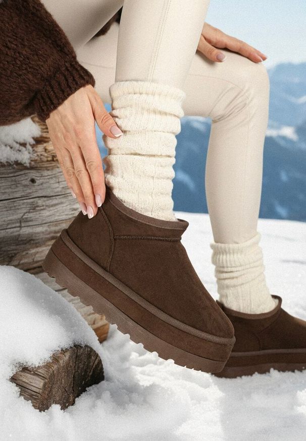 Born2be - Brązowe Śniegowce Vices z Krótką Cholewką Ocieplone Futerkiem Grelfedi. Okazja: na co dzień. Kolor: brązowy. Materiał: futro. Szerokość cholewki: normalna. Sezon: zima. Styl: casual, elegancki