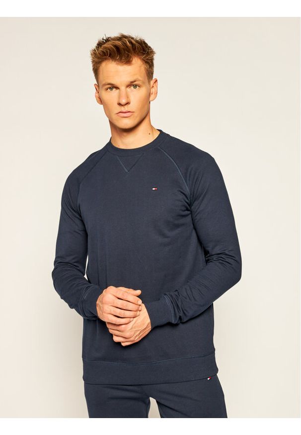 TOMMY HILFIGER - Tommy Hilfiger Bluza Track UM0UM01612 Granatowy Regular Fit. Kolor: niebieski. Materiał: bawełna