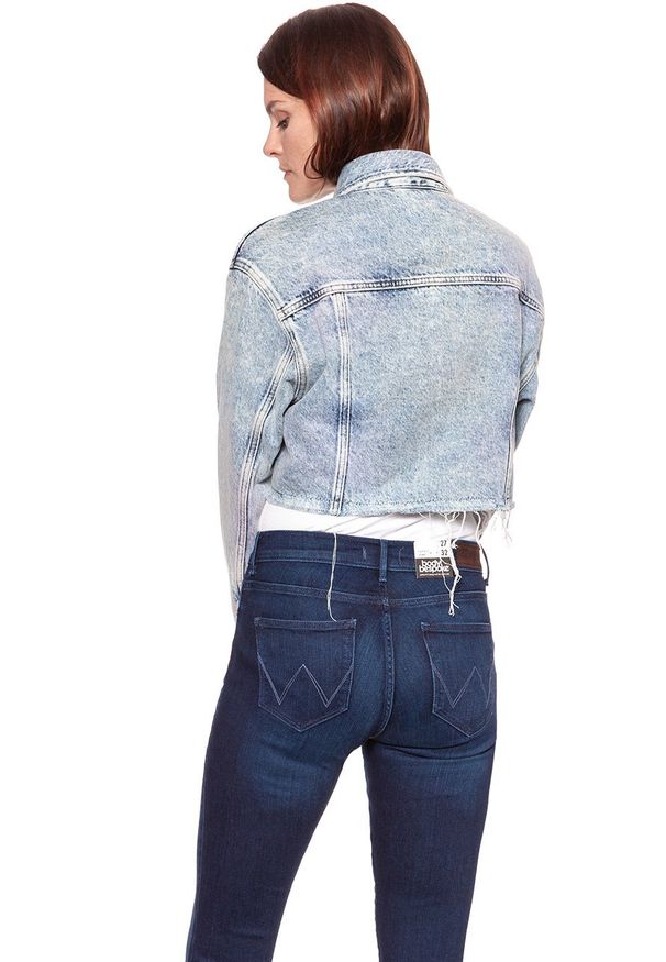 Wrangler - DAMSKA KURTKA JEANSOWA WRANGLER RETRO CROP JACKET WRAINBOW WASH W417RI24K 112128793. Materiał: jeans. Styl: retro