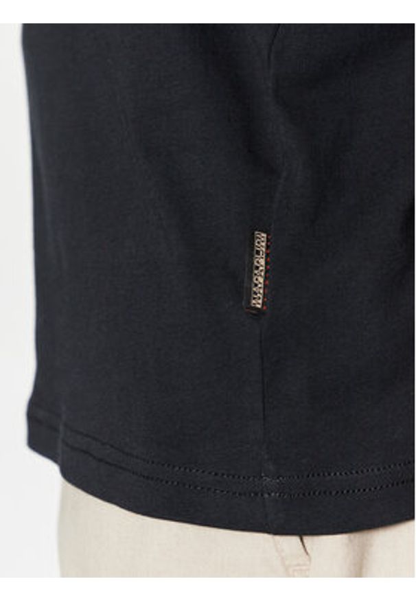 Napapijri T-Shirt Salis NP0A4H8D Czarny Regular Fit. Kolor: czarny. Materiał: bawełna