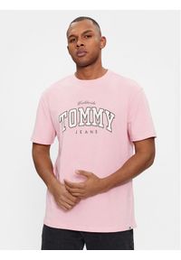 Tommy Jeans T-Shirt Varsity DM0DM18287 Różowy Regular Fit. Kolor: różowy. Materiał: bawełna