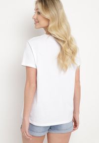 Born2be - Biały Bawełniany T-shirt z Ozdobnym Nadrukiem Wanestra. Okazja: na co dzień. Kolor: biały. Materiał: bawełna. Wzór: nadruk. Styl: casual #4