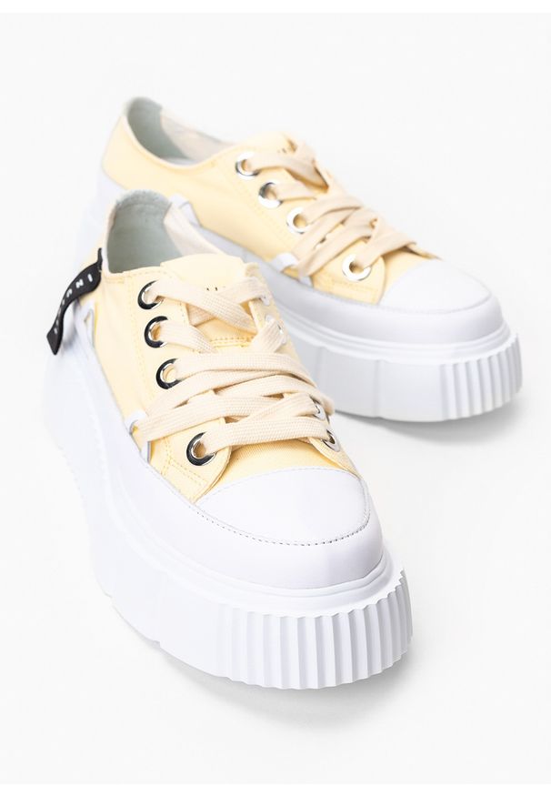 Inuikii - Sneakersy damskie INUIKII MATILDA CANVAS LOW 23. Okazja: na co dzień, na spacer, do pracy. Kolor: żółty. Sport: turystyka piesza
