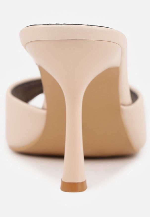 Renee - Beżowe Klapki na Szpilce ze Szpiczastym Odkrytym Noskiem Sewnila. Nosek buta: szpiczasty. Kolor: beżowy. Materiał: jeans, koronka. Obcas: na szpilce. Styl: elegancki, wizytowy