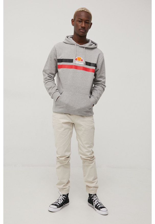 Ellesse bluza męska kolor szary z kapturem z nadrukiem. Okazja: na co dzień. Typ kołnierza: kaptur. Kolor: szary. Materiał: bawełna. Wzór: nadruk. Styl: casual