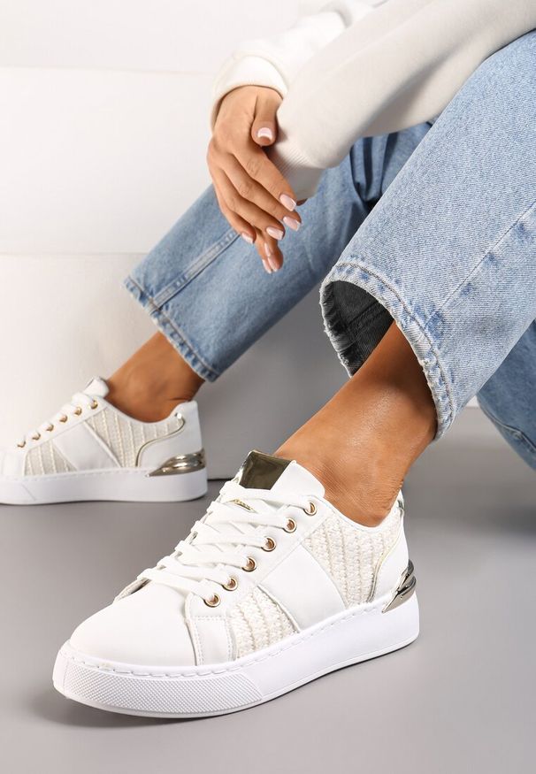 Born2be - Biało-Beżowe Sneakersy na Grubej Podeszwie z Plecioną Wstawką i Błyszczącymi Detalami Issla. Kolor: biały. Materiał: materiał