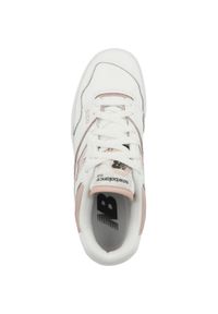 Buty do chodzenia damskie New Balance 550. Kolor: biały. Materiał: syntetyk, tkanina, skóra. Szerokość cholewki: normalna. Sport: turystyka piesza #2