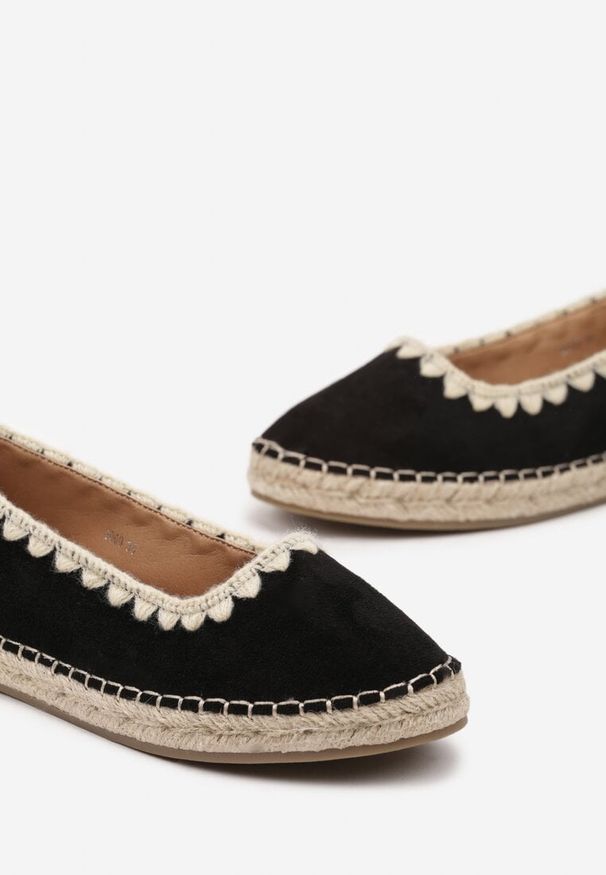 Born2be - Czarne Espadryle z Plecioną Podeszwą i Wiązaniem Wokół Kostki Cyntavia. Okazja: na co dzień, na spacer. Kolor: czarny. Sezon: lato. Styl: wakacyjny, elegancki, casual