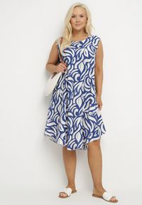 Born2be - Niebieska Rozkloszowana Sukienka z Wiskozy o Trapezowym Kroju Bez Rękawów Folariela. Okazja: na co dzień. Kolor: niebieski. Materiał: wiskoza. Długość rękawa: bez rękawów. Typ sukienki: trapezowe. Styl: elegancki, casual, klasyczny #6