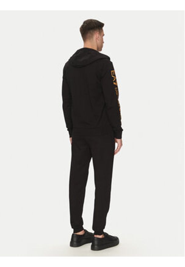 EA7 Emporio Armani Dres 7M001107 AF13512 MC004 Czarny Regular Fit. Kolor: czarny. Materiał: bawełna