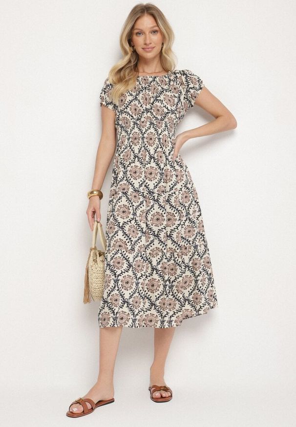 Born2be - Beżowo-Niebieska Sukienka z Bawełną i Bufiastymi Rękawami Revilee. Okazja: na spacer, na co dzień. Kolor: beżowy. Materiał: bawełna. Wzór: aplikacja. Styl: casual, elegancki