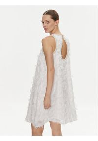 YAS Sukienka koktajlowa Pazy 26028873 Biały Standard Fit. Kolor: biały. Materiał: syntetyk. Styl: wizytowy #3