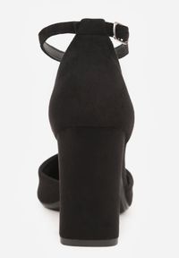 Born2be - Czarne Czółenka z Imitacji Zamszu na Słupku z Noskiem w Szpic Violetto. Okazja: na co dzień, na spotkanie biznesowe, do pracy. Zapięcie: pasek. Kolor: czarny. Materiał: zamsz. Obcas: na słupku. Styl: casual, biznesowy, elegancki, klasyczny. Wysokość obcasa: średni #6