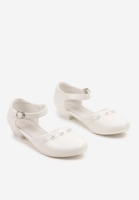 Born2be - Białe Sandały na Niskim Obcasie ze Skórzaną Wkładką i Kwiatami 3D Aranilis. Okazja: na co dzień, na komunię. Zapięcie: sprzączka. Kolor: biały. Materiał: skóra. Wzór: kwiaty. Styl: casual, elegancki #3