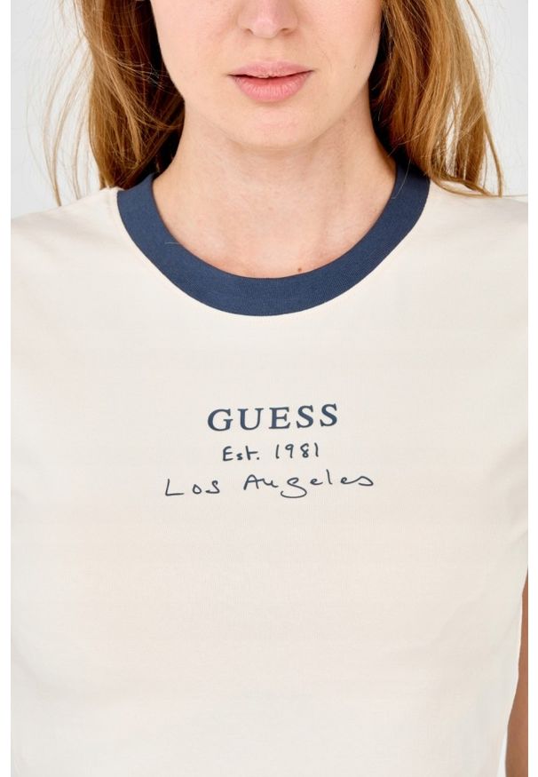 Guess - GUESS Ecru damski crop top, Rozmiar L. Kolor: biały. Materiał: bawełna. Długość: krótkie