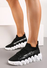 Renee - Czarne Sneakersy Skarpetkowe na Tłoczonej Podeszwie Akneria. Kolor: czarny. Wzór: napisy, aplikacja #4