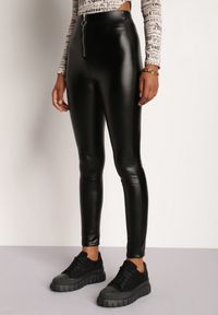 Renee - Czarne Spodnie Skinny Gagiel. Stan: podwyższony. Kolor: czarny. Materiał: guma. Wzór: gładki #2