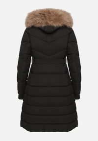 Born2be - Czarno-Brązowa Kurtka o Długim Fasonie z Paskiem i Odpinanym Futerkiem Delathra. Okazja: do pracy, na co dzień. Kolor: czarny. Materiał: futro. Długość: długie. Styl: klasyczny, casual, elegancki #3