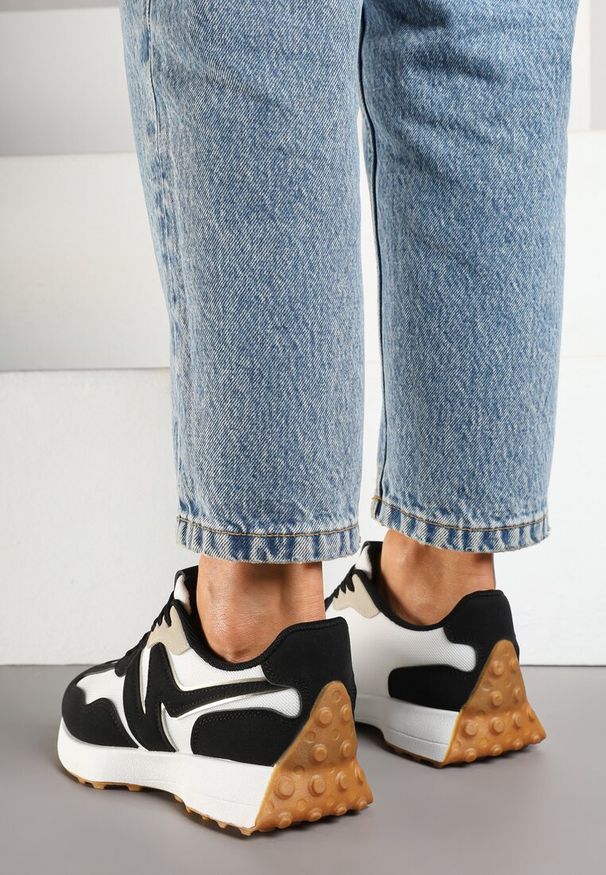Born2be - Czarne Sneakersy z Geometrycznym Wzorem Zdivaria. Okazja: na co dzień. Kolor: czarny. Materiał: jeans. Wzór: geometria. Obcas: na płaskiej podeszwie
