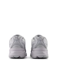 New Balance 530 U530TBA Sneakersy unisex. Okazja: na spacer, na uczelnię, do pracy, na co dzień. Kolor: szary. Materiał: skóra, syntetyk, guma. Szerokość cholewki: normalna. Sezon: lato. Sport: turystyka piesza #5