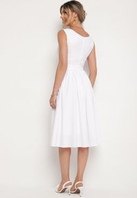 Born2be - Biała Klasyczna Rozkloszowana Sukienka Vices Tolissela. Okazja: na co dzień. Kolor: biały. Wzór: aplikacja, gładki. Styl: klasyczny #4