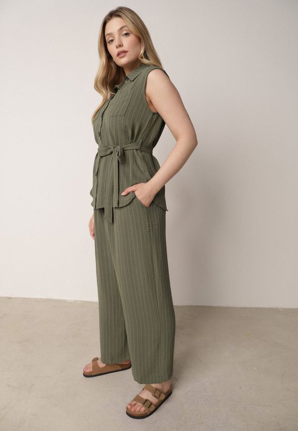 Born2be - Ciemnozielony Wiskozowy Komplet Szerokie Spodnie i Koszula Bez Rękawów z Wiązaniem Zanran. Kolor: zielony. Materiał: wiskoza