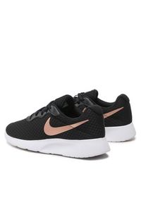 Nike Sneakersy Tanjun DJ6257 001 Czarny. Kolor: czarny. Materiał: materiał. Model: Nike Tanjun