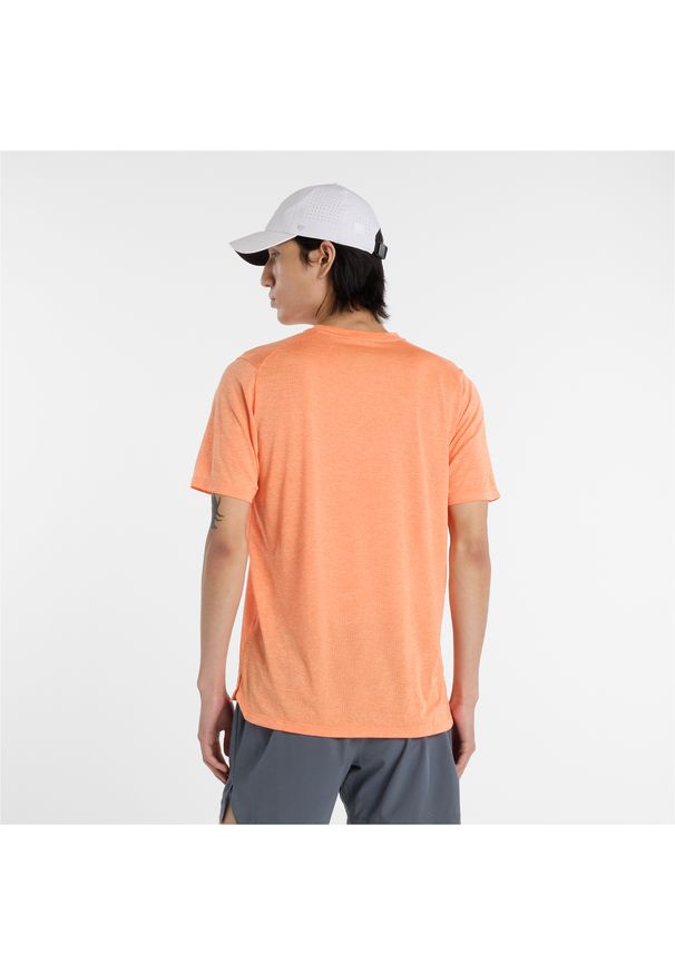 Koszulka męska New Balance MT41253AAE – pomarańczowa. Kolor: pomarańczowy. Materiał: poliester, materiał. Sport: fitness