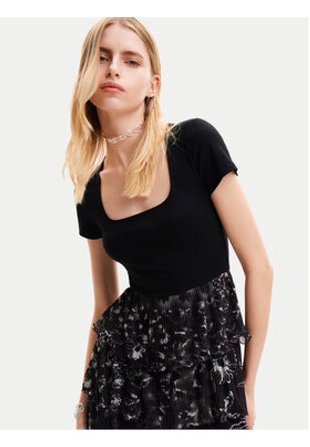 Desigual Sukienka codzienna San Francisco 24SWVK23 Czarny Regular Fit. Okazja: na co dzień. Kolor: czarny. Materiał: syntetyk. Typ sukienki: proste. Styl: casual