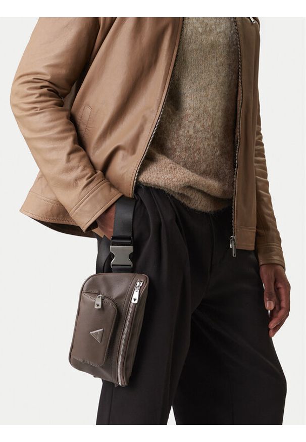 Guess Nerka HMECSA P3332 Brązowy. Kolor: brązowy. Materiał: skóra