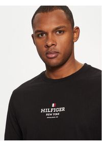 TOMMY HILFIGER - Tommy Hilfiger T-Shirt MW0MW38980 Czarny Regular Fit. Kolor: czarny. Materiał: bawełna