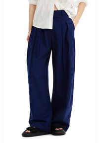 Desigual spodnie z domieszką lnu kolor granatowy szerokie medium waist. Kolor: niebieski. Materiał: len