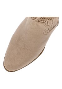 Beżowe Kozaki S.Barski Eleganckie Obuwie Damskie. Kolor: beżowy. Materiał: zamsz, materiał. Szerokość cholewki: normalna. Wzór: ażurowy, aplikacja. Obcas: na obcasie. Styl: elegancki. Wysokość obcasa: średni