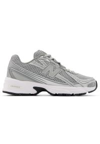 Buty dziecięce New Balance GR740SG – szare. Kolor: szary. Materiał: materiał, syntetyk. Szerokość cholewki: normalna. Sezon: lato. Sport: turystyka piesza